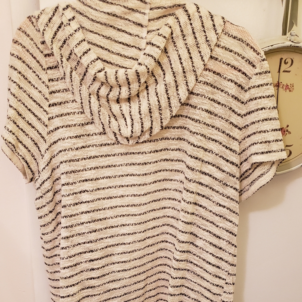 Short sleeve striped hooded light weight duster